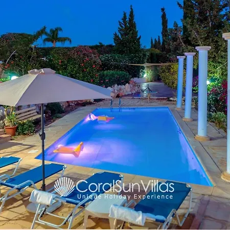 Wonderful Quiet Area, Completely Privacy, Large Private Pool, Colourful Garden Villa