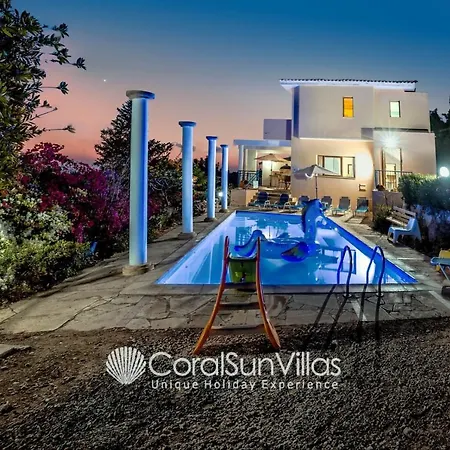 Villa Wonderful Quiet Area, Completely Privacy, Large Private Pool, Colourful Garden Peyia