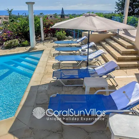 Wonderful Quiet Area, Completely Privacy, Large Private Pool, Colourful Garden Вилла *
