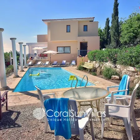 Wonderful Quiet Area, Completely Privacy, Large Private Pool, Colourful Garden Вилла *