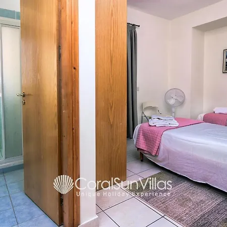 Wonderful Quiet Area, Completely Privacy, Large Private Pool, Colourful Garden Peyia