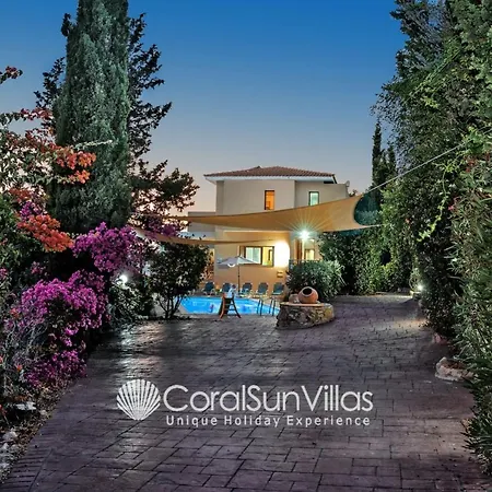 Вилла Wonderful Quiet Area, Completely Privacy, Large Private Pool, Colourful Garden Пейя