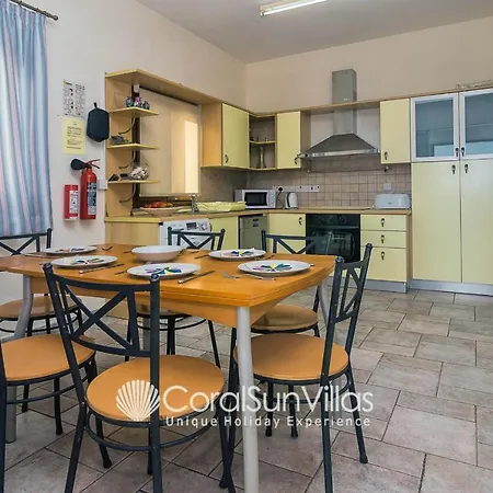 Wonderful Quiet Area, Completely Privacy, Large Private Pool, Colourful Garden * Peyia