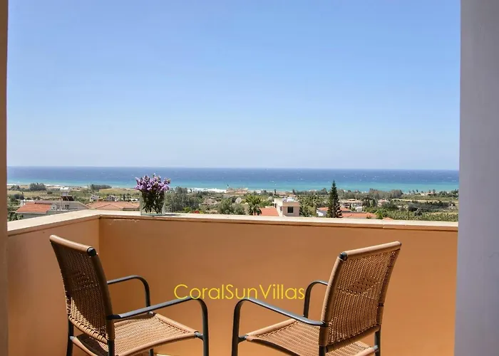 Villa Wonderful Quiet Area, Completely Privacy, Large Private Pool, Colourful Garden