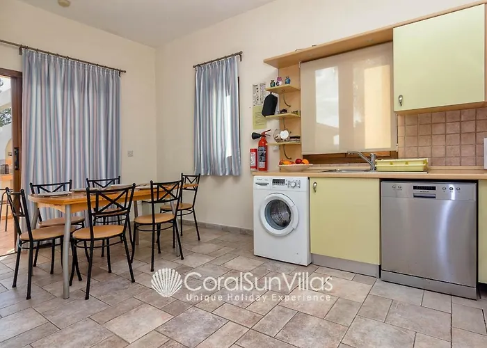 ヴィラ Wonderful Quiet Area, Completely Privacy, Large Private Pool, Colourful Garden ペイヤ