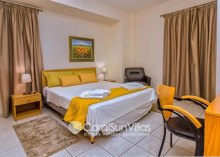 ヴィラ Wonderful Quiet Area, Completely Privacy, Large Private Pool, Colourful Garden *