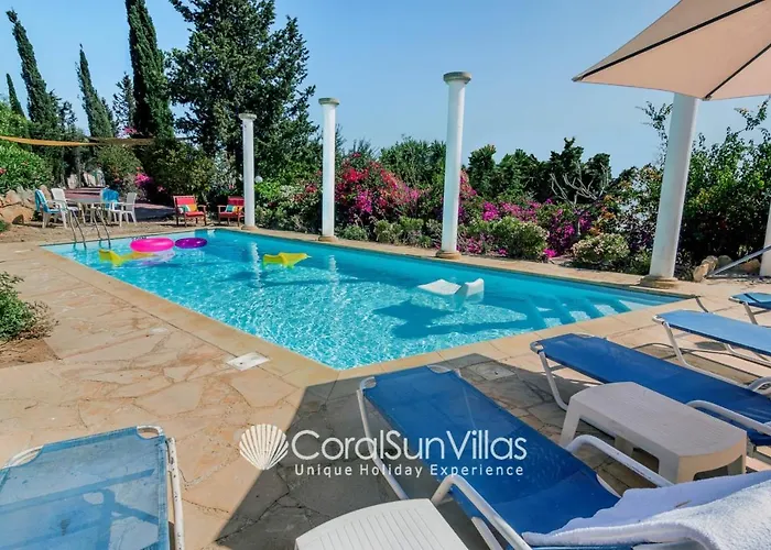 ヴィラ Wonderful Quiet Area, Completely Privacy, Large Private Pool, Colourful Garden *