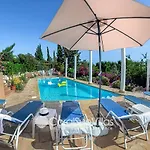 Wonderful Quiet Area, Completely Privacy, Large Private Pool, Colourful Garden Villa