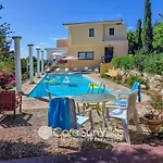 Wonderful Quiet Area, Completely Privacy, Large Private Pool, Colourful Garden * Pegeia