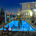 Villa Wonderful Quiet Area, Completely Privacy, Large Private Pool, Colourful Garden
