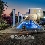 Villa Wonderful Quiet Area, Completely Privacy, Large Private Pool, Colourful Garden Pegeia