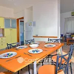 Villa Wonderful Quiet Area, Completely Privacy, Large Private Pool, Colourful Garden *