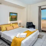 Wonderful Quiet Area, Completely Privacy, Large Private Pool, Colourful Garden Villa