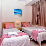 Villa Wonderful Quiet Area, Completely Privacy, Large Private Pool, Colourful Garden Pegeia