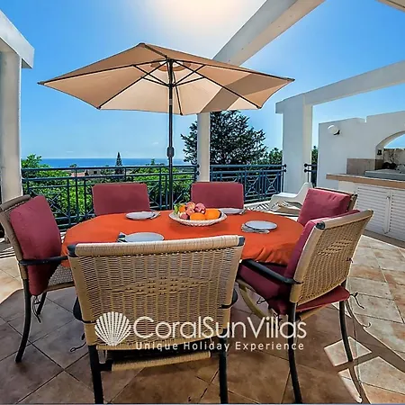 Wonderful Quiet Area, Completely Privacy, Large Private Pool, Colourful Garden Villa