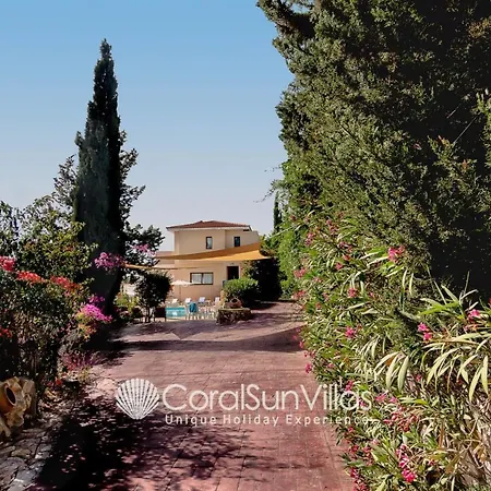 Wonderful Quiet Area, Completely Privacy, Large Private Pool, Colourful Garden Villa Peyia