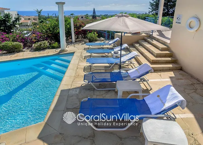 Wonderful Quiet Area, Completely Privacy, Large Private Pool, Colourful Garden Villa *