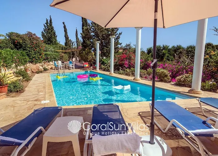 Wonderful Quiet Area, Completely Privacy, Large Private Pool, Colourful Garden Pegeia