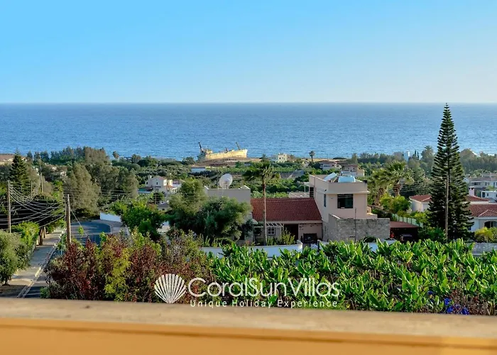 Wonderful Quiet Area, Completely Privacy, Large Private Pool, Colourful Garden Vila *