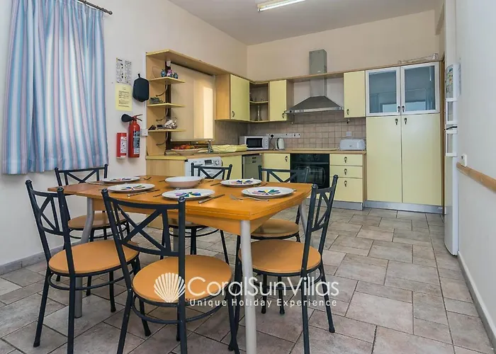 Wonderful Quiet Area, Completely Privacy, Large Private Pool, Colourful Garden * Pegeia