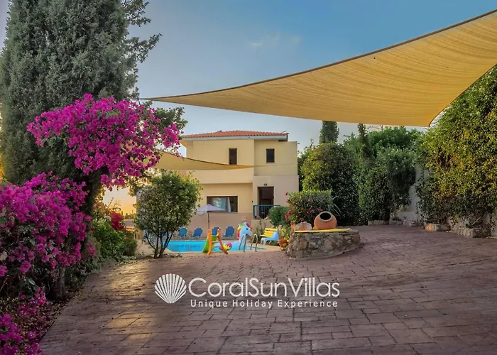 Wonderful Quiet Area, Completely Privacy, Large Private Pool, Colourful Garden * Pegeia